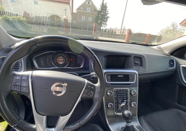 Volvo V60 cena 38000 przebieg: 109379, rok produkcji 2014 z Tarnów małe 232